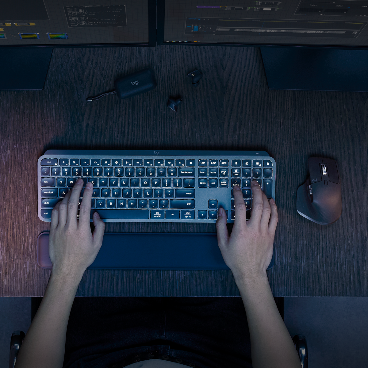 Logitech MX Keys S Combo, US-Layout, Wireless Desktop Set, Kombination MX Master 3S, MX Keys S und MX Palm Rest Tastaturen Produkt Bild 3