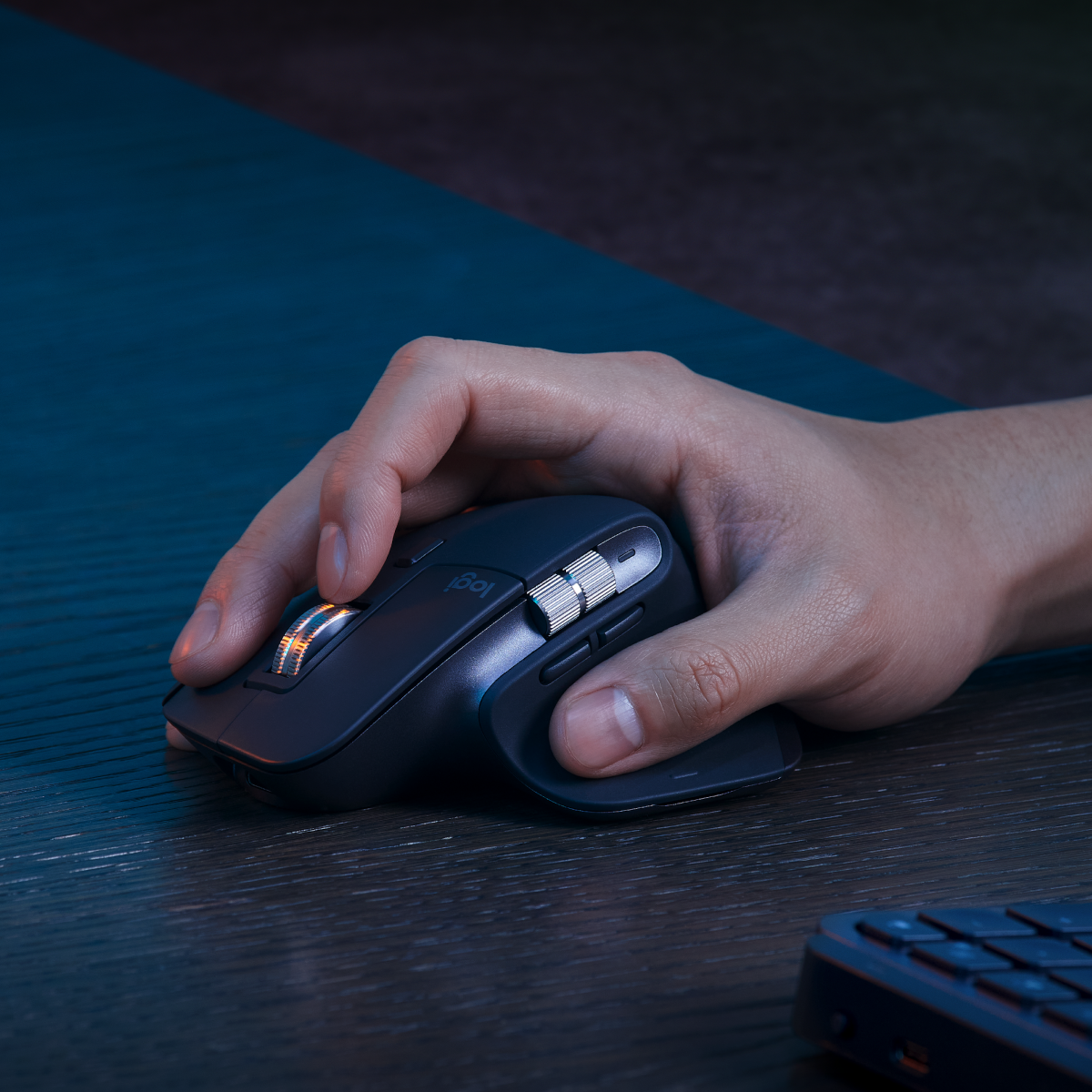 Logitech MX Keys S Combo, US-Layout, Wireless Desktop Set, Kombination MX Master 3S, MX Keys S und MX Palm Rest Tastaturen Produkt Bild 4